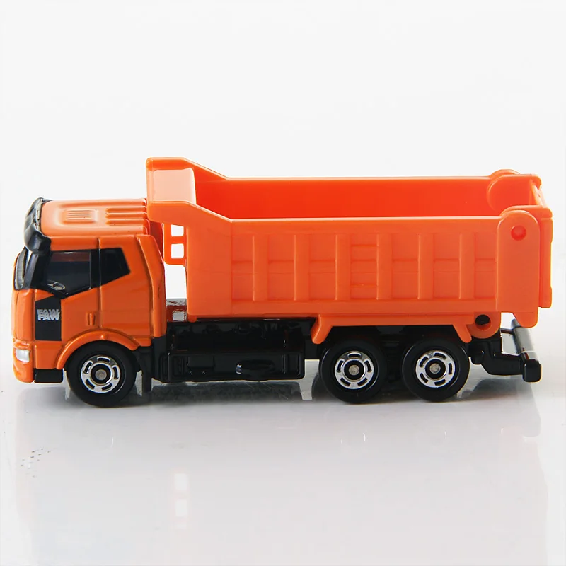 TAKARA TOMY Cars Toys for Chinldren Alloy Small Truck Toy Tomica Dream Car China FAW J6 Vintage Car Birthday Gifts for Boys