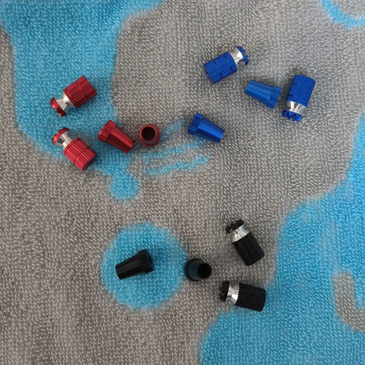 

M3 Aluminum Transmitter Stick Anti-slipping Cap for FUTABA DX6i DX8 Spektrum Rc Helicopter Quadcopter RED/BLACK/BLUE