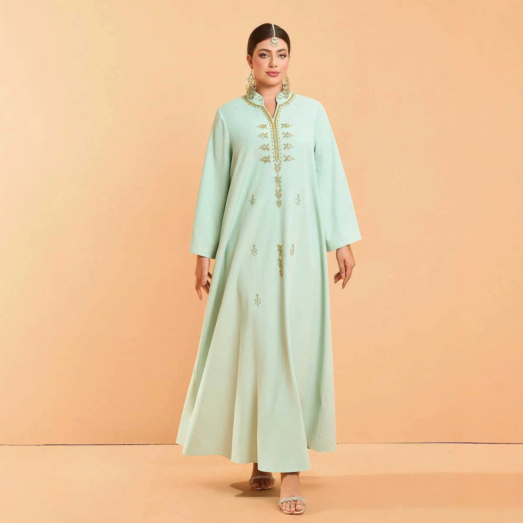 

New Green V-neck Hand-studded Dress, High-end Fashion Long-sleeve Loose Evening Gown, Ethnic Performance Costume Islam Elegant