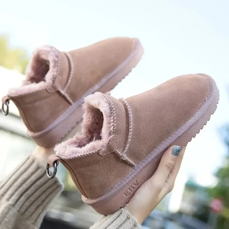 

Популярные в этом году зимние сапоги из воловьей кожи, женские короткие сапоги, хлебные туфли, зимние хлопковые туфли, толстая противоскользящая женская обувь.