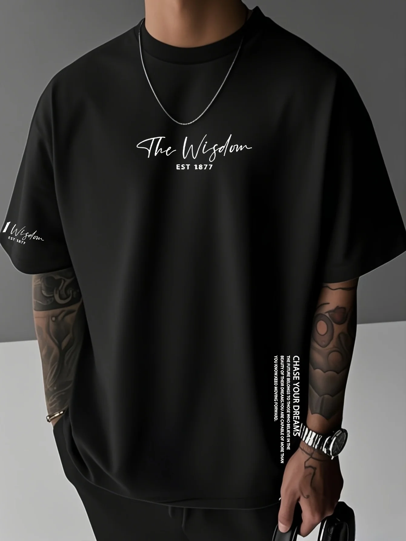 Minimalistisches Kursivschrift-Grafik-T-Shirt für Herren Atmungsaktiv 100% Baumwolle Perfekt für Sommer Streetwear Trendiger Dezent-Urbaner Stil