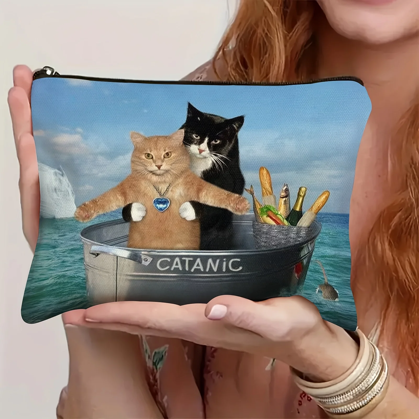 A cat pattern cosmetic bag-cute multifunctional zipper handbag, jewelry storage bag