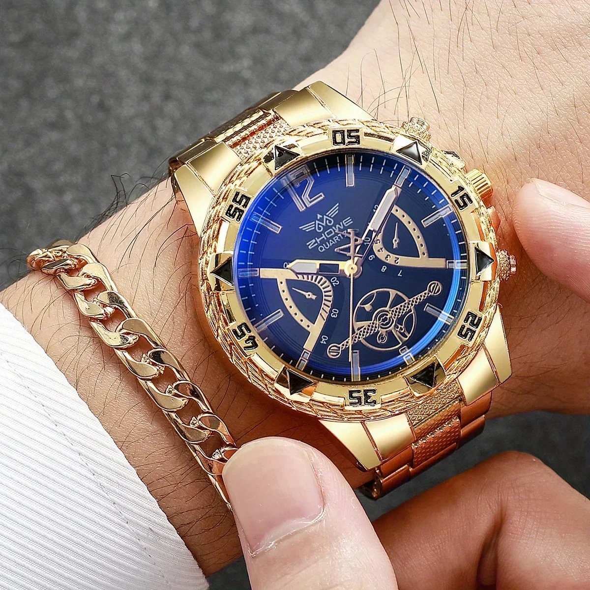 4pcs - Fashion Men's Watch Casual Gold Strap Men's Quartz Watch European and American Small Arrow Pendant Necklace Jewelry Set