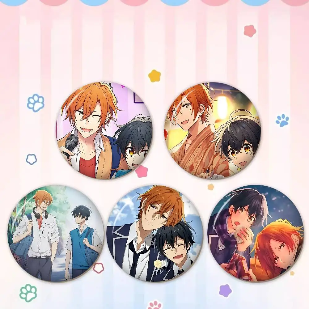 SASAKI und MIYANO Anime 58mm Niedliche Serie Anstecknadeln Lustige Abzeichen Interessante Cartoon-Tier-Broschen Rucksack Kleidung Geschenk Accessoire