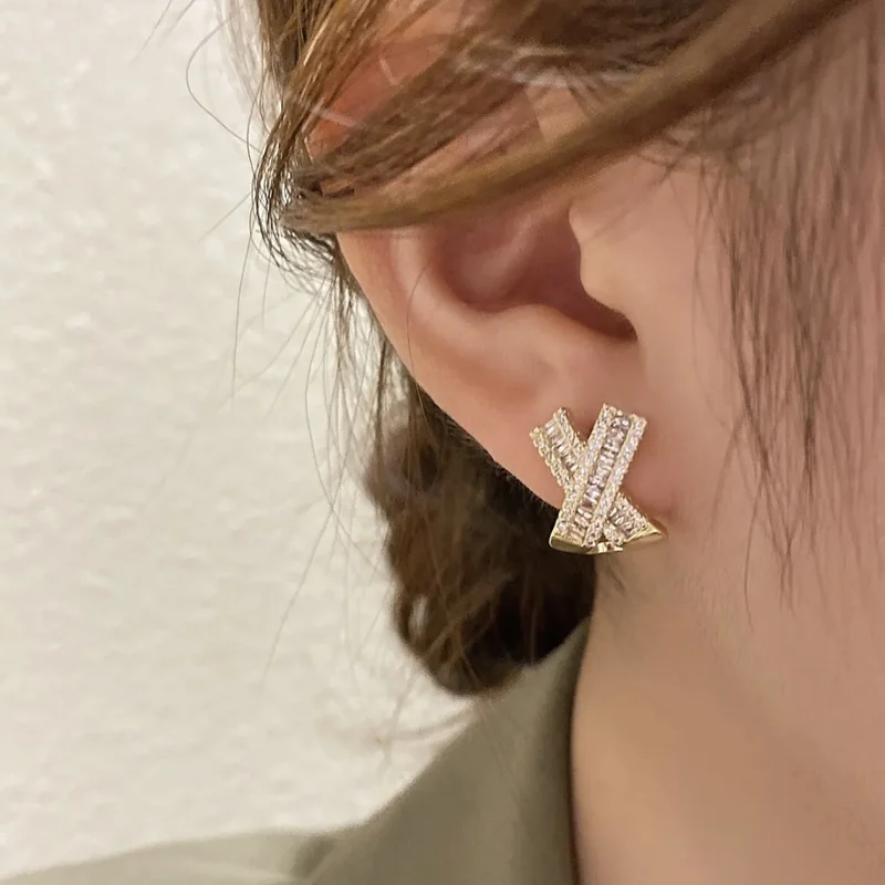 Korean Fashion Simple and Luxury High Quality Cross Zircon Earrings for Women\'s Gift Banquet Jewelry Earrings 2025