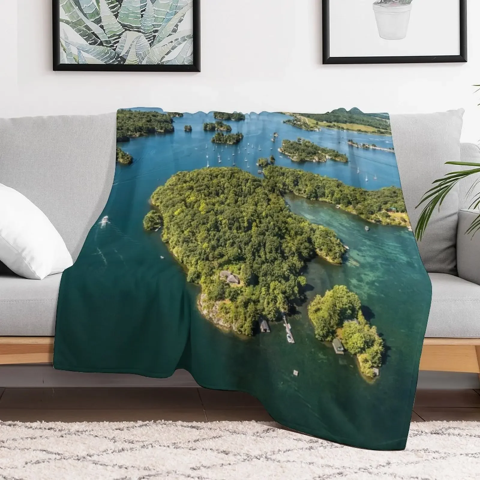 Thousand Islands and the St. Lawrence River in Gananoque, Canada Throw Blanket Winter beds Large Camping cosplay anime Blankets