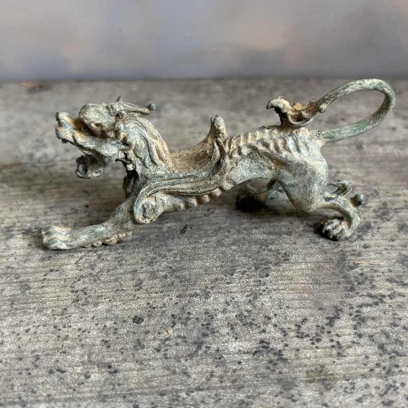 Antique decorative items: dragon-shaped pen holder, ruler, tea pet, home desktop decoration, and handicrafts