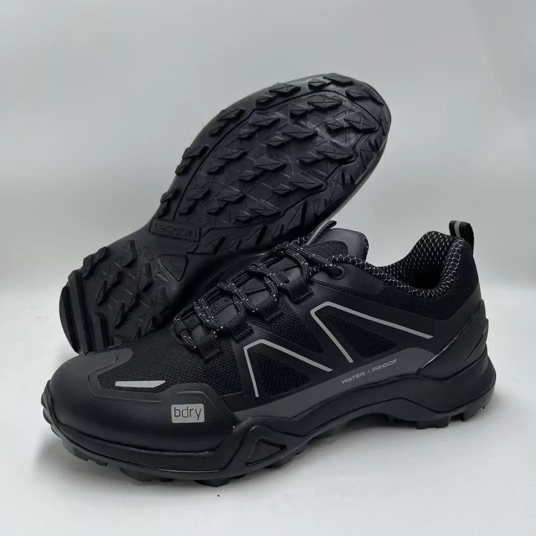 Outdoor waterproof hiking shoes Men's spring and fall mountaineering clothing Mountaineering boots Hunting sneakers