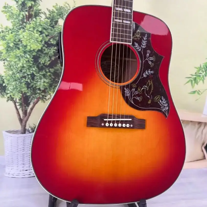 جيتار صوتي مصنوع خصيصًا وشعبيًا وشعبيًا جدًا. جسم خشب التنوب. مناسبة للمحترفين والمبتدئين. #1