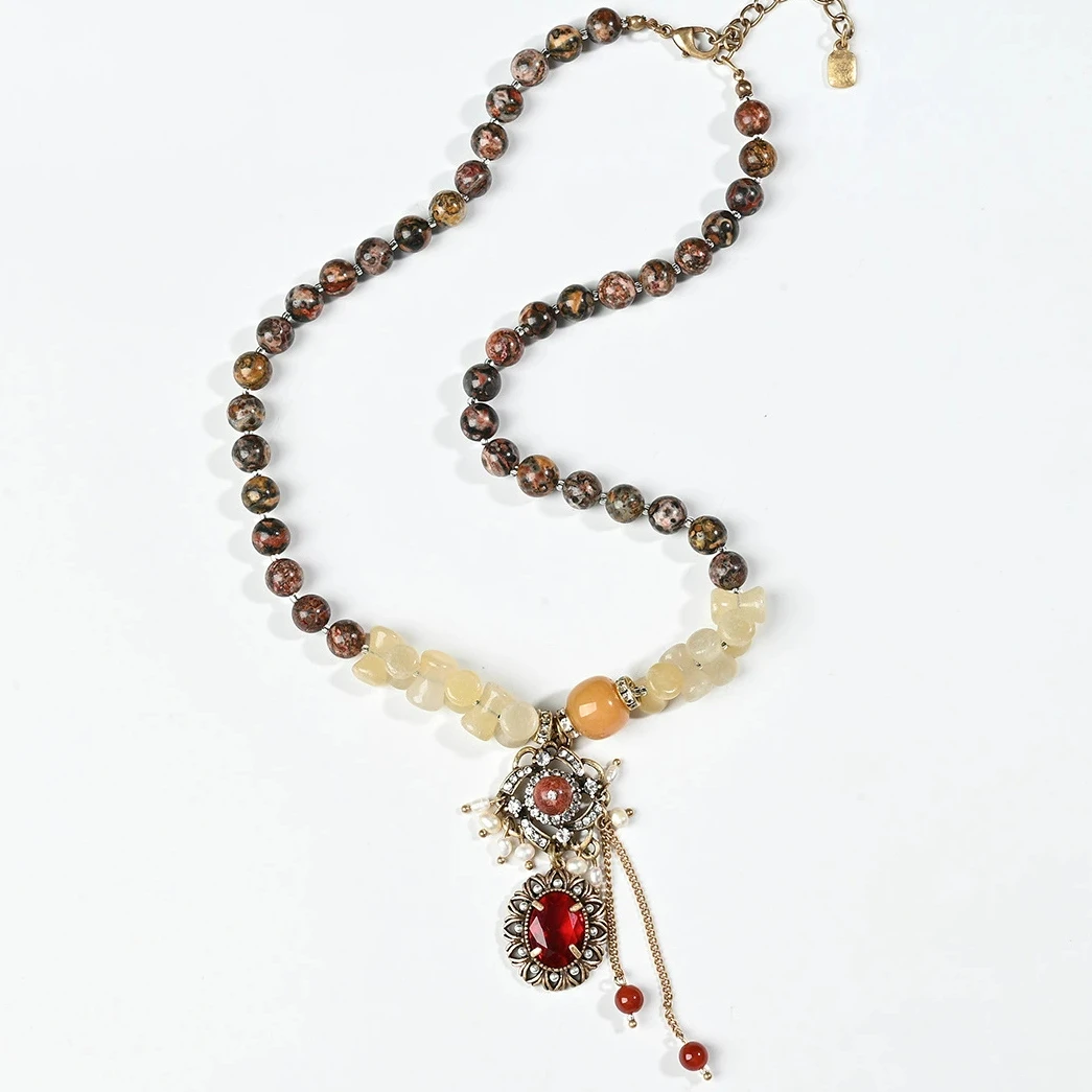 Retro Natural Stone Jade Palace Style Inlaid Rhinestone Necklace Autumn and Winter Versatile Sweater Chain Light Luxury Necklace