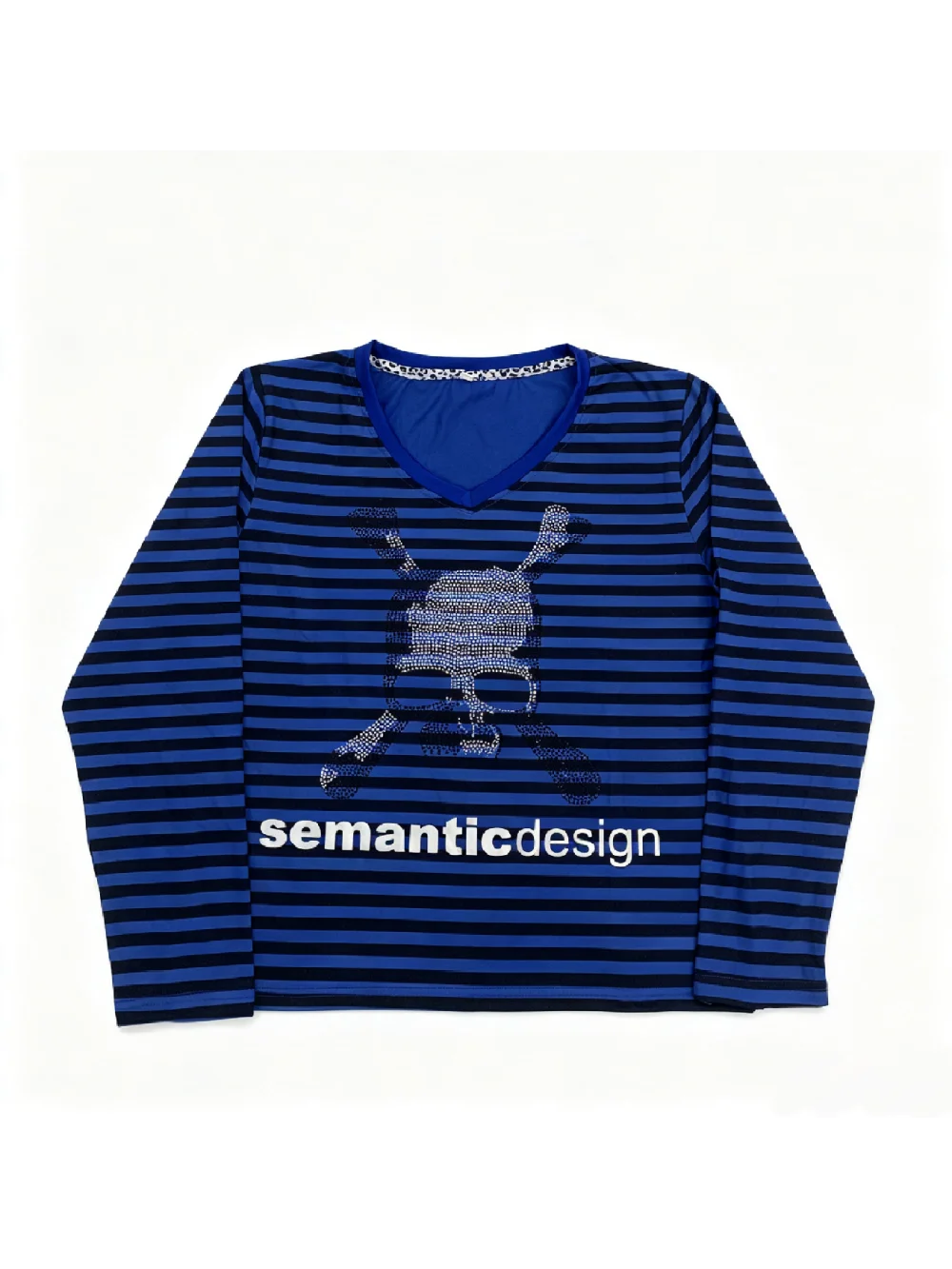 Nouveau haut à manches longues, col en V, rayures foncées rétro d'automne, avec imprimé de lettres en forme de crâne et d'os orné de strass brillants, style subculture street trend ins