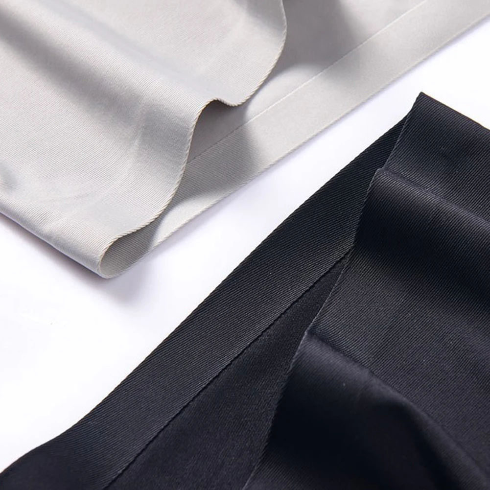 

Men Seamless Trunks Soft Boxer Shorts Ice Silk Quick Dry Extreme Men's Panties Bulge Pouch Underwear Seamless Men's Underpants