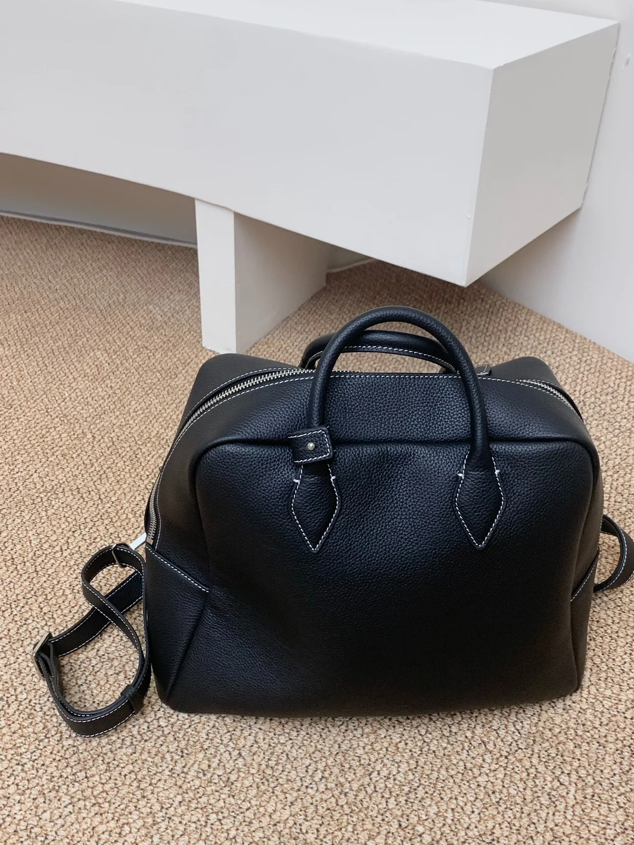 FIRMRANCH Minimalist Design Korean Niche Brand Large Capacity Top Layer Cowhide Lychee Pattern Soft Commuting Backpack For Women
