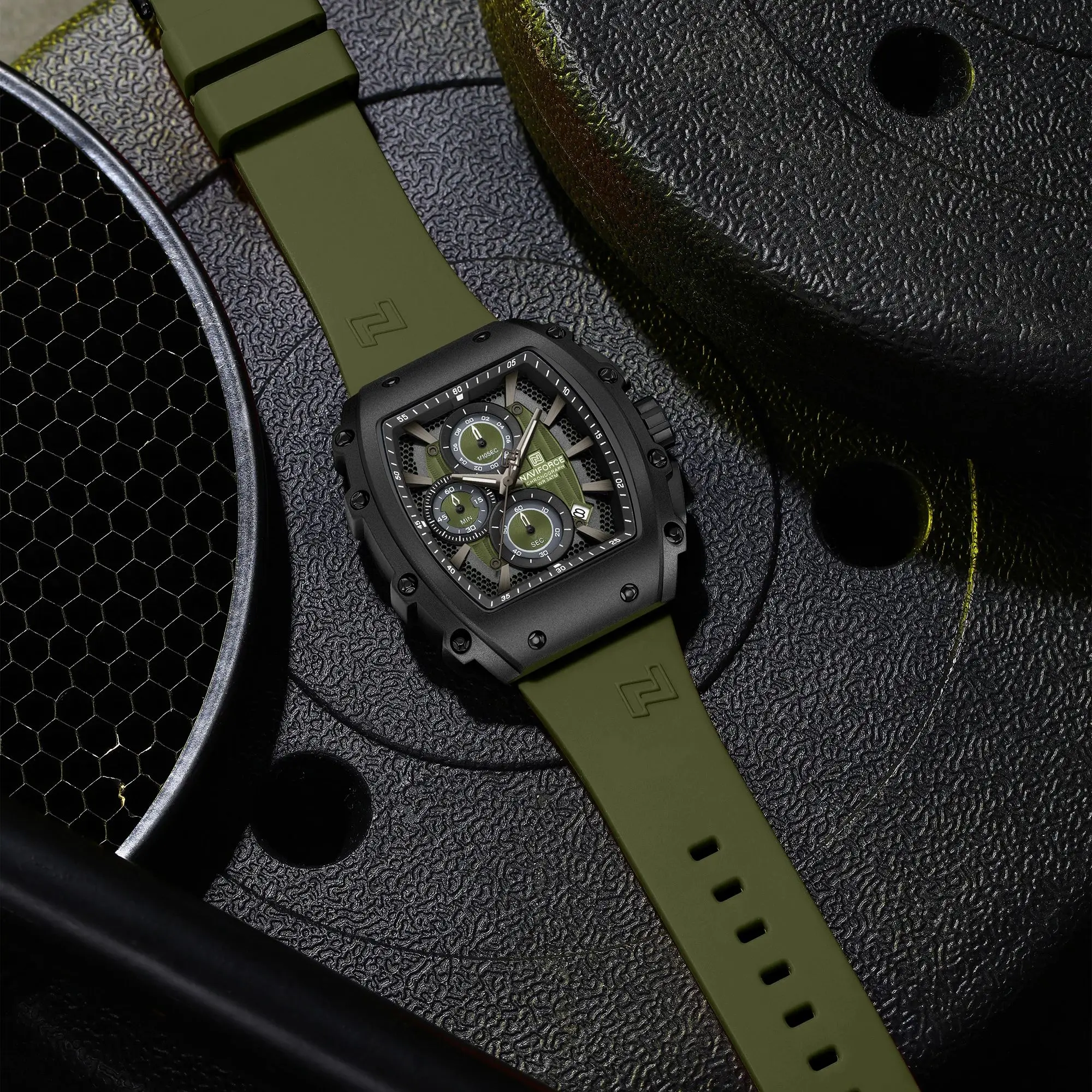 NAVIFORCE Men Sport Waterproof Quartz Watch Luxury Barrel-Shaped