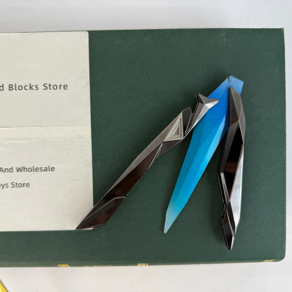 Valorant Singularity 2.0 Butterfly Knife Model Toy - 22cm Zinc Alloy, Non-Sharp Blade, Folding Design, Includes Sheath for Sale