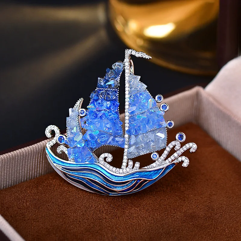 Premium Elegant Handcrafted Light Luxury Sailboat Enamel Brooch with Sparkling Crystal for Women Accessory Smooth Sailing Gift