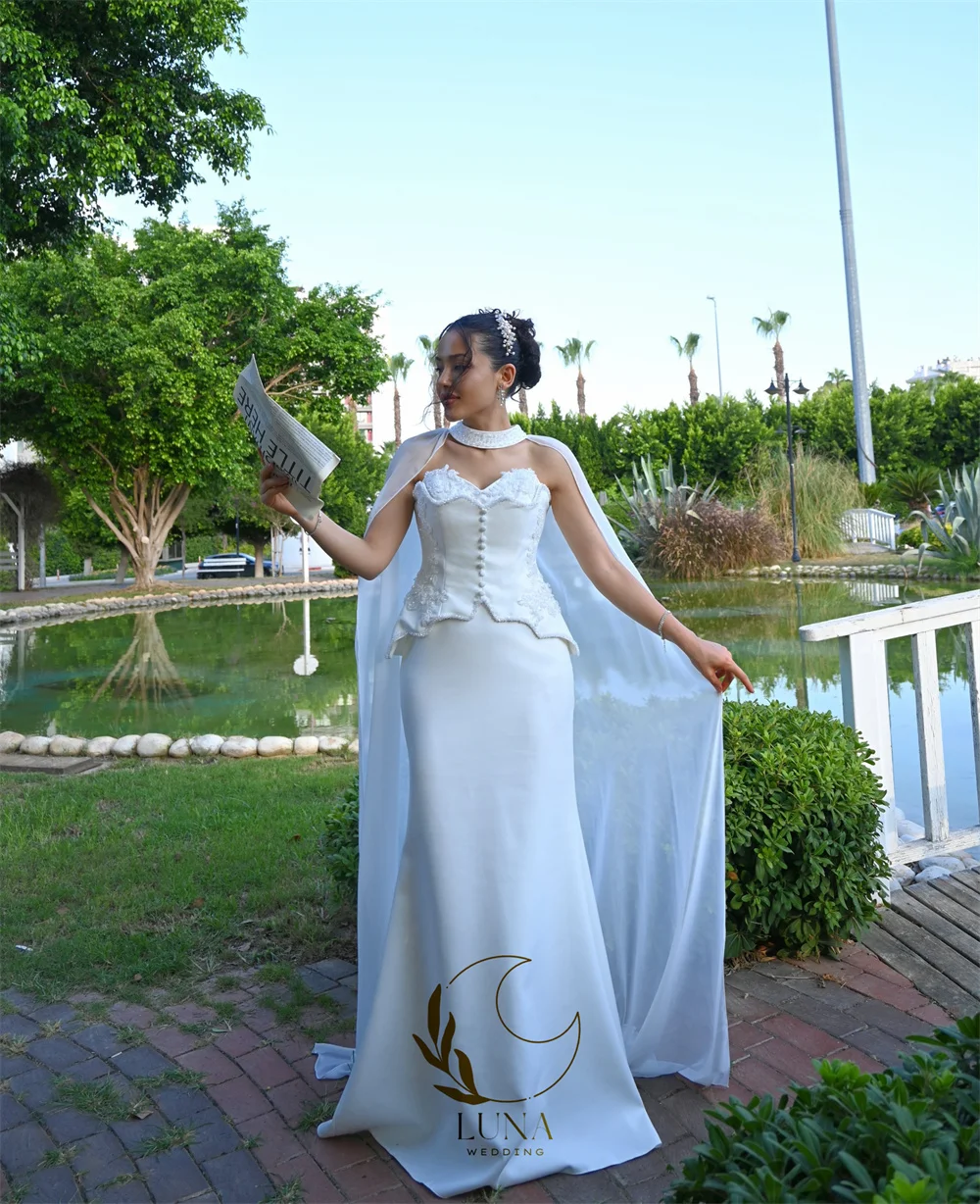 Luna Elegant Civil Wedding Dresses Photography Gown Sweetheart Lace Appliques Buttons Bridal Gown with Cape Beading Chinffon