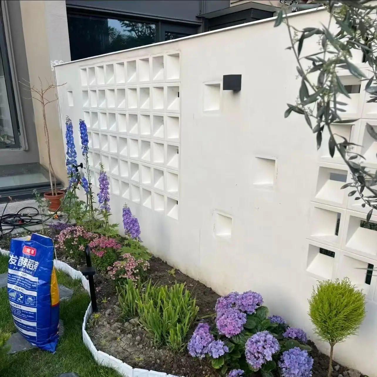 PP Plastic Single Side Hollow Brick Mold Reusable DIY Concrete Cement Block Mould Multiple Styles For Garden Landscape Wall