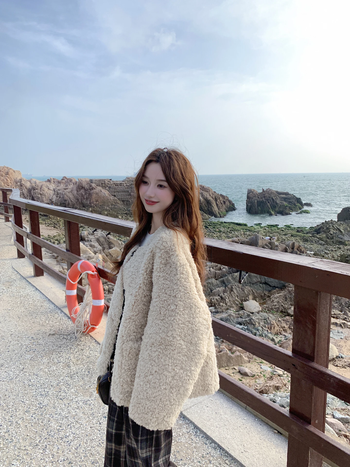 

WTT Женская шуба из овечьего меха, свободная теплая повседневная шуба из натуральной кожи и меха, круглая, на пуговицах, чистый цвет