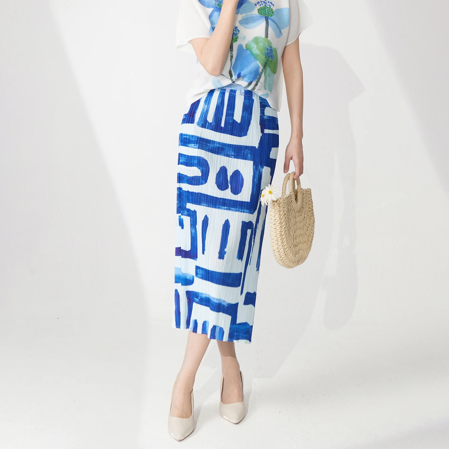 2025 summer new women's printed fashion temperament straight skirt design casual three-bedroom pleated skirt