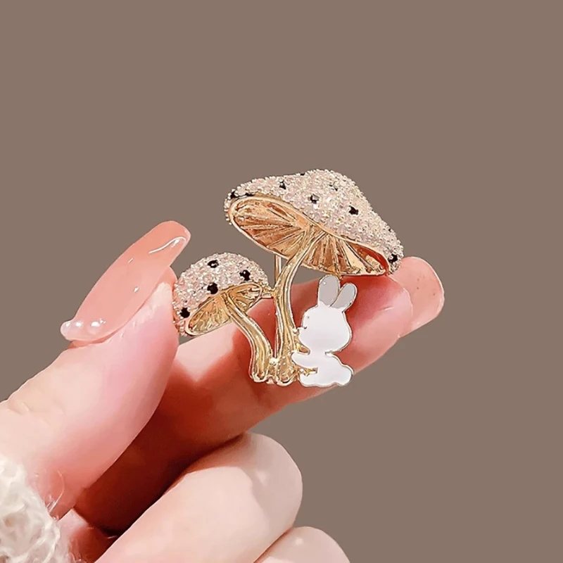 Full Rhinestone Inlaid Mushroom Rabbit Pins Brooch Cute Cartoon Bunny Mushrooms Lapel Pin Corsage Accessory Gift For Friends