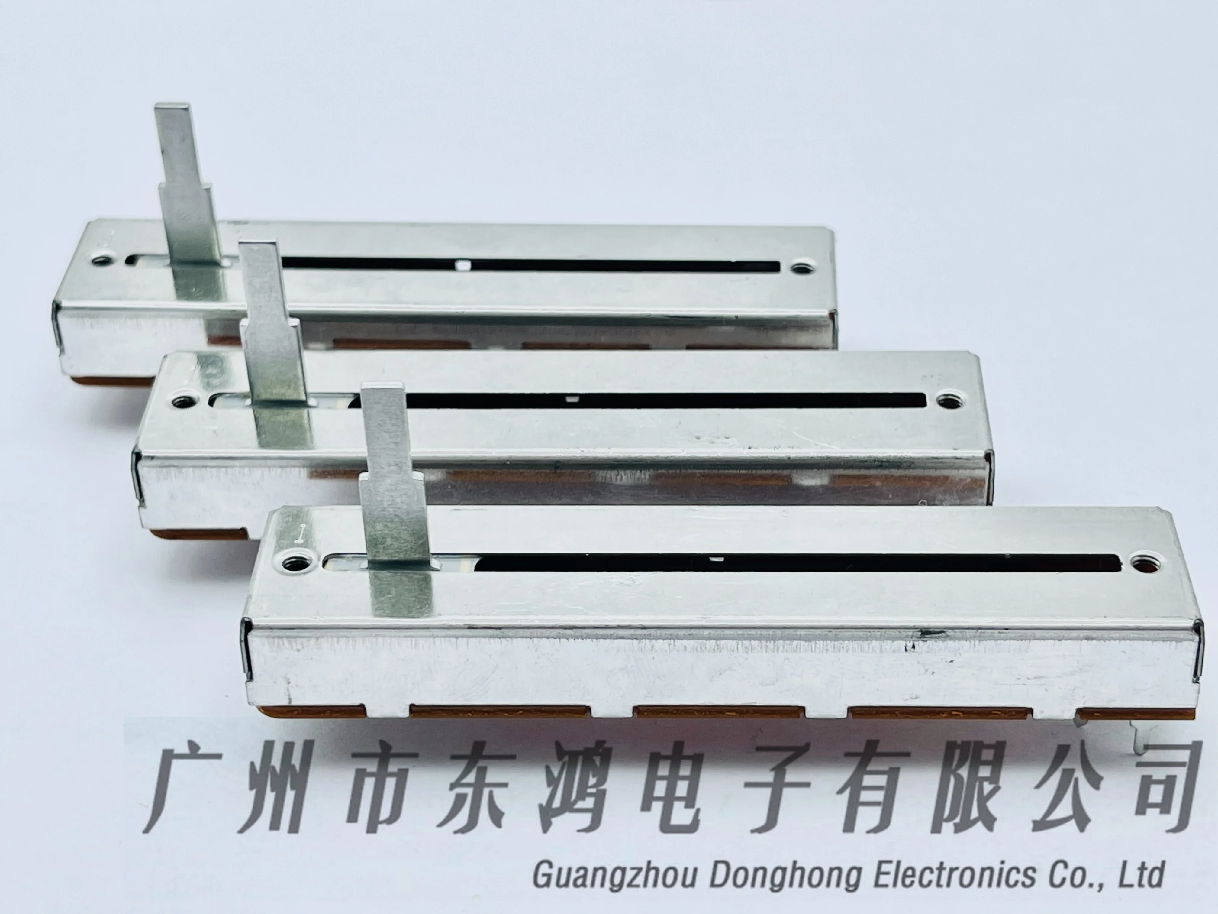 1PCS taiwan dual 88 straight slip potentiometer B1K×2  tuning table with center positioning shaft length 20m
