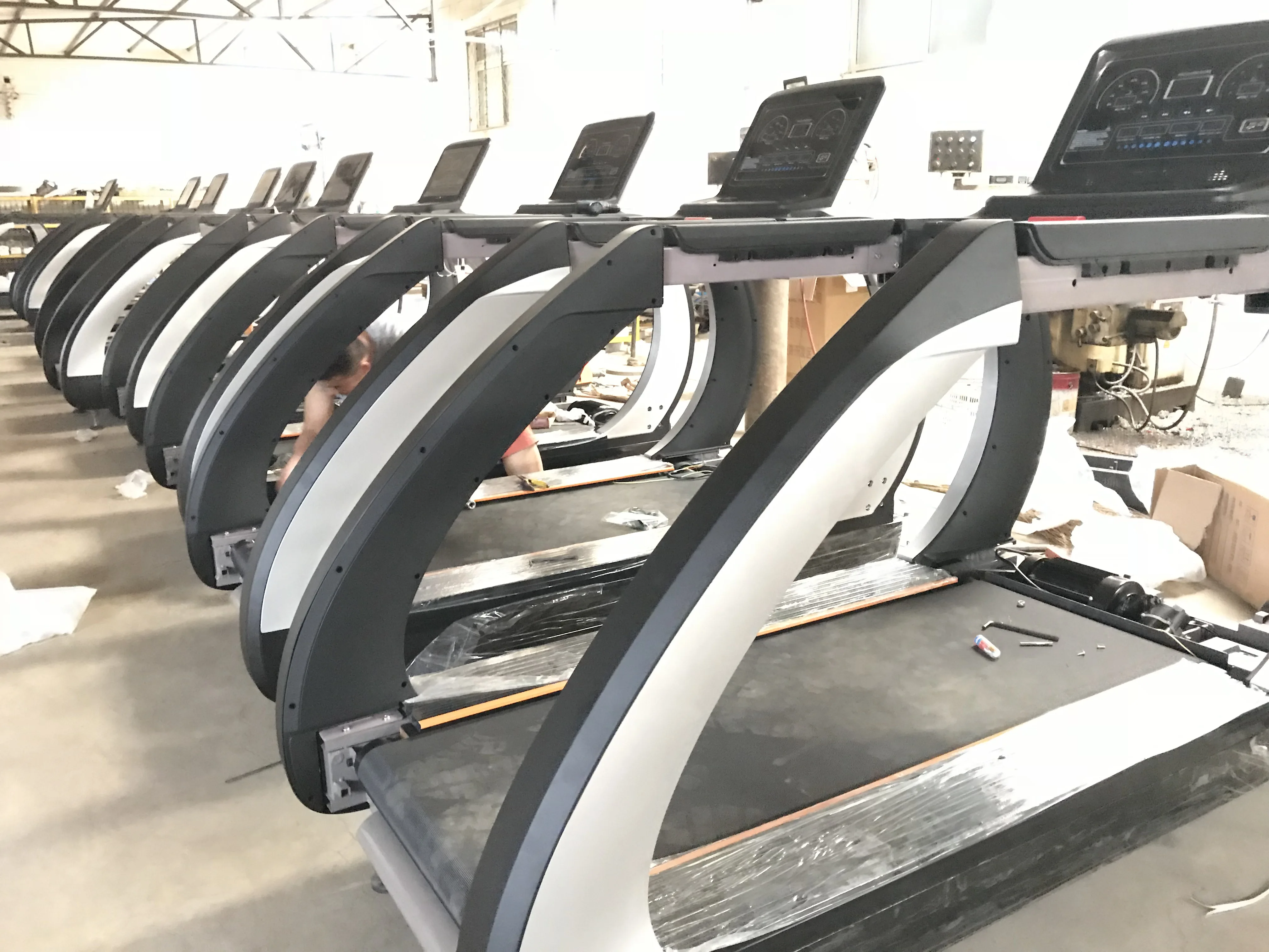 เครื่องวิ่งสายพาน 6 แรงม้า สำหรับฟิตเนส โรงงานผู้ผลิต