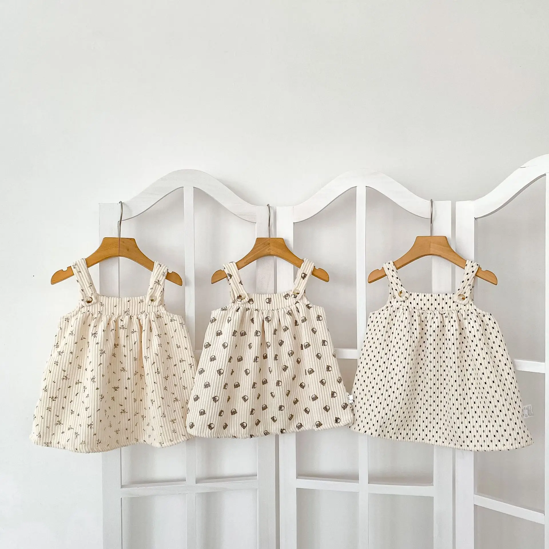 New Autumn Dress for Girls: Trendy Princess Skirt with Fleece Print and Strappy Design