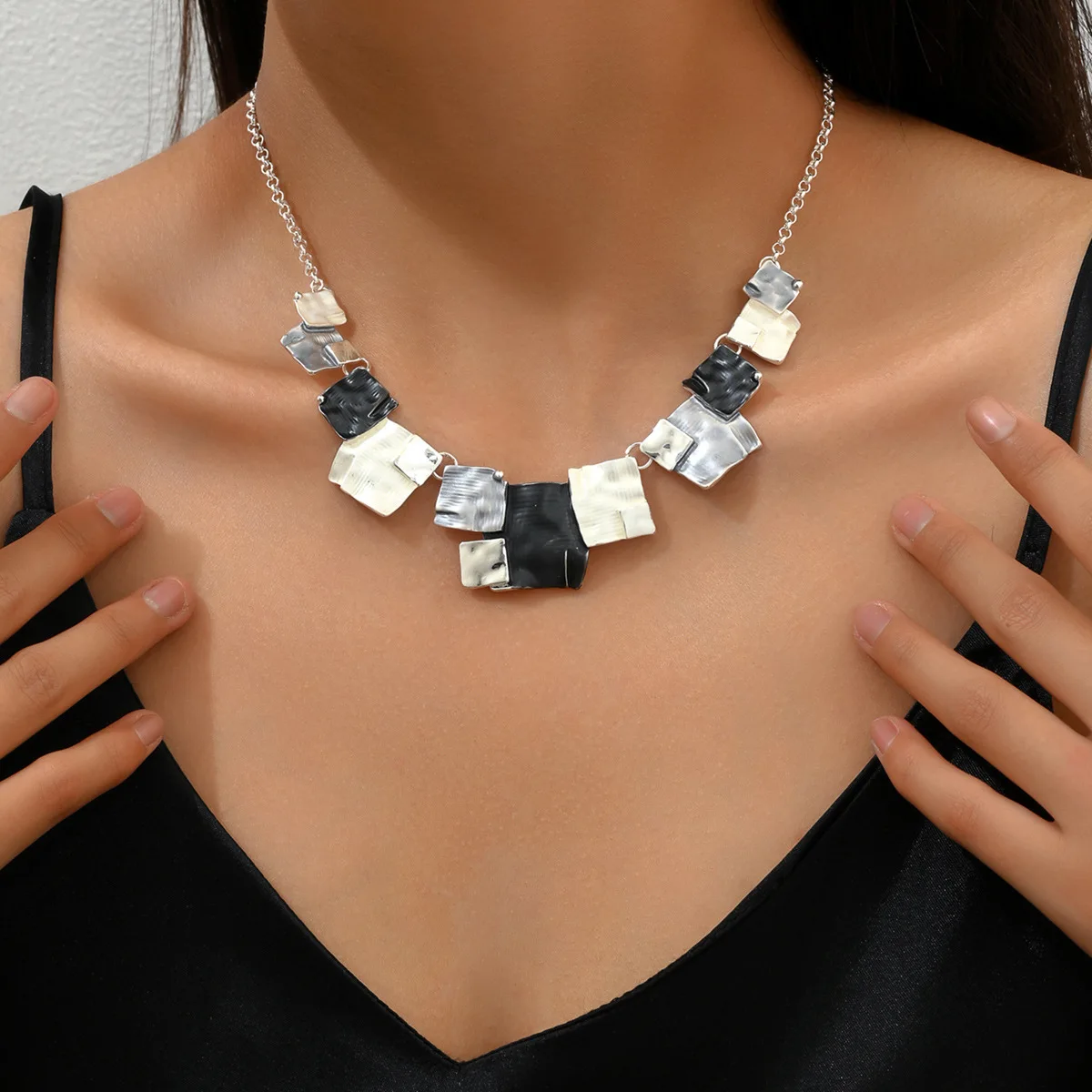 Geometric Block Design Necklace, Retro Bohemian Style, Personalized and Fashionable Collarbone Chain