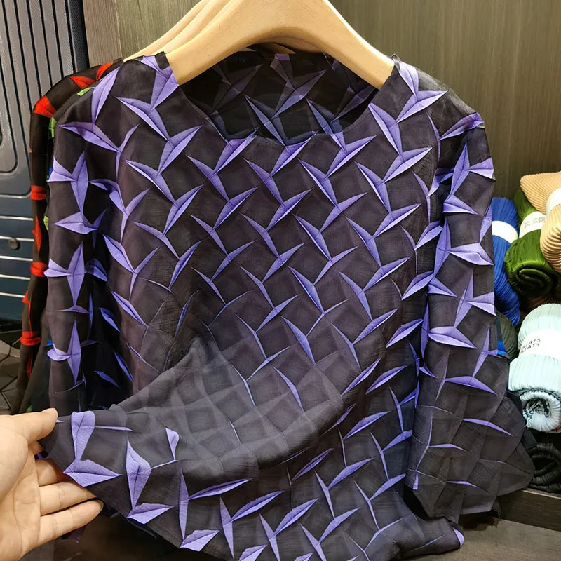 Spring High-End Women's Clothing Unique Design Round Neck Long Sleeve Stretch Loose Plus Size Top for Women 3D Pleated T-shirt