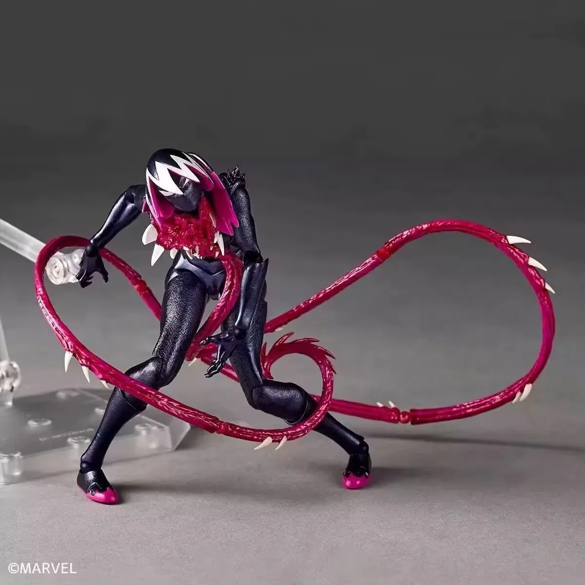 In Voorraad Venom Gwen Actiefiguren Anime Beeldje Kaiyodo Verbazingwekkende Yamaguchi Revoltech Standbeeld Ko Model Gk Collection Kid Speelgoed Gift