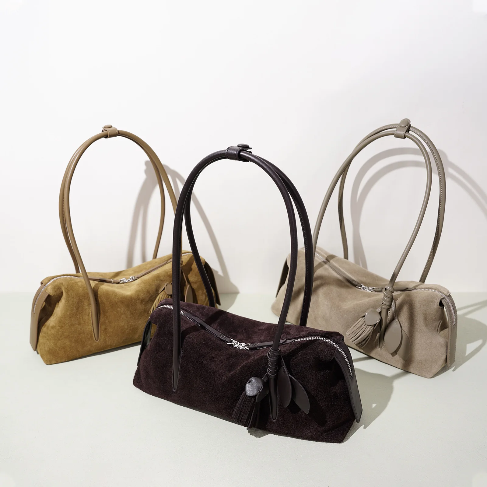 2026 autumn and winter simple niche shoulder bag classic light luxury premium underarm bag matte leather lazy handbag bag