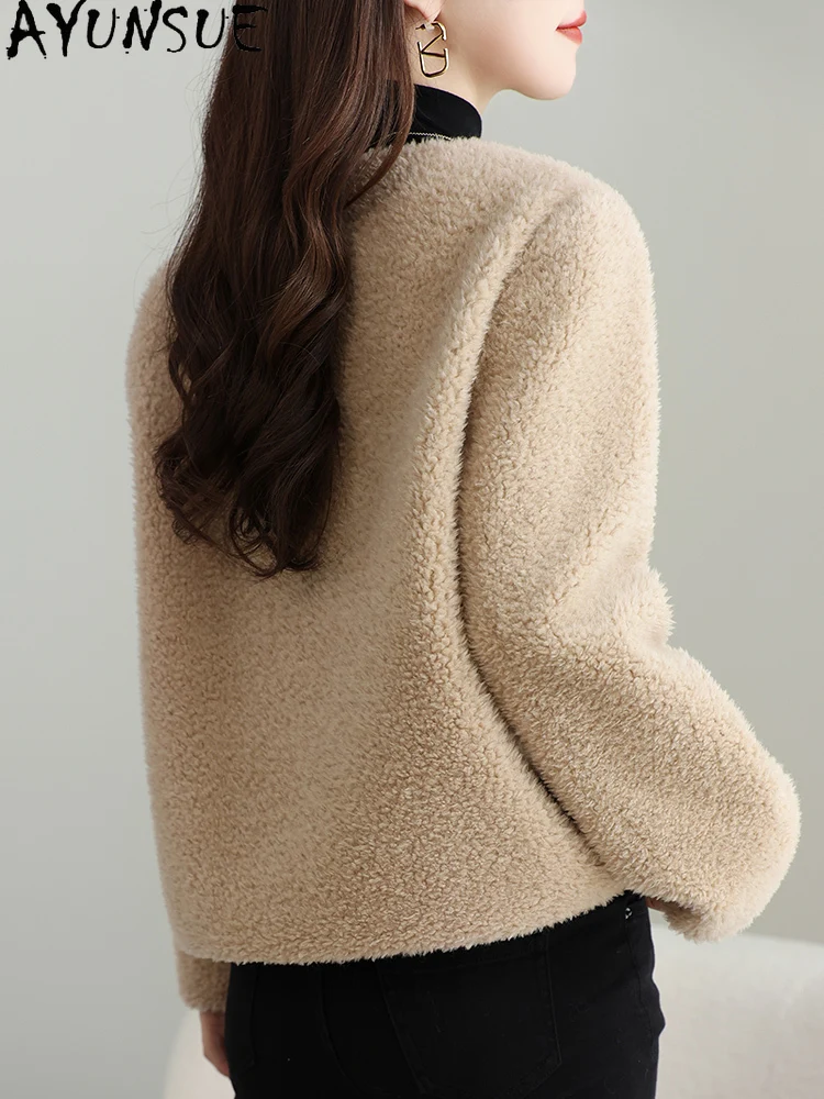 เสื้อโค้ทขนสัตว์แท้ 100% ยี่ห้อ AYUNSUE สำหรับผู้หญิง ทำจากขนแกะแท้ แจ็คเก็ตขนแกะสำหรับฤดูใบไม้ร่วงและฤดูหนาว เสื้อผ้าขนสัตว์ผสม รุ่นใหม่ล่าสุดสำหรับผู้หญิง ประจำปี 2025