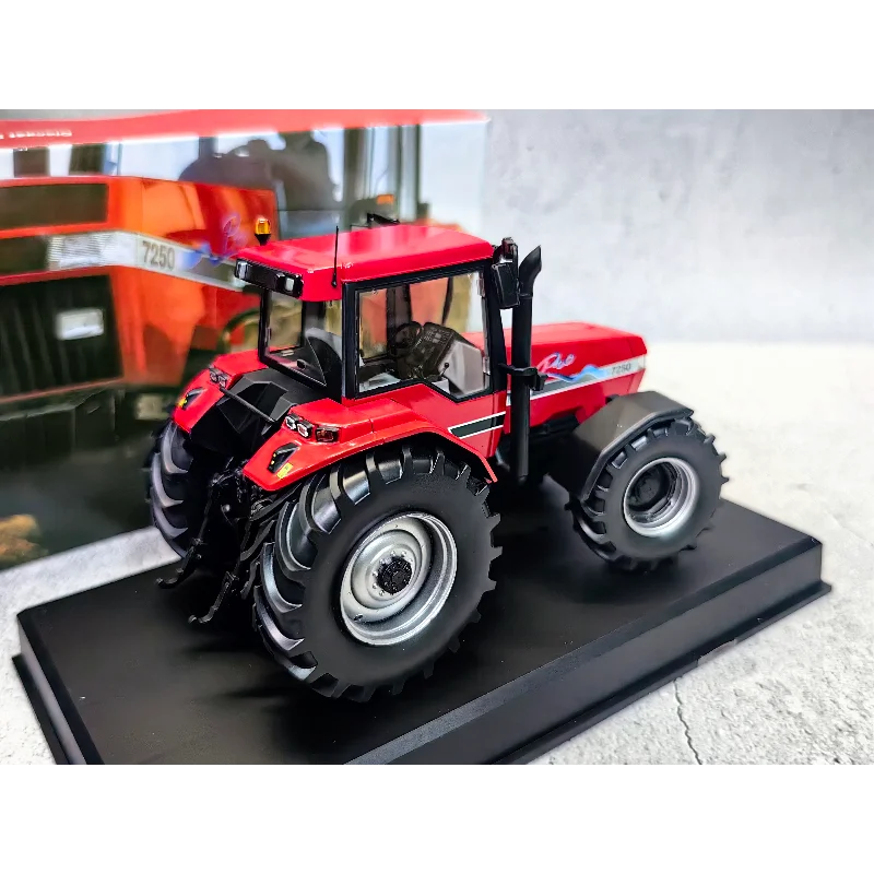 다이캐스트 1/32 스케일 MAGNUM 7250 PRO 1992 합금 트랙터 모델 수집용 장난감 선물 기념품 장식품