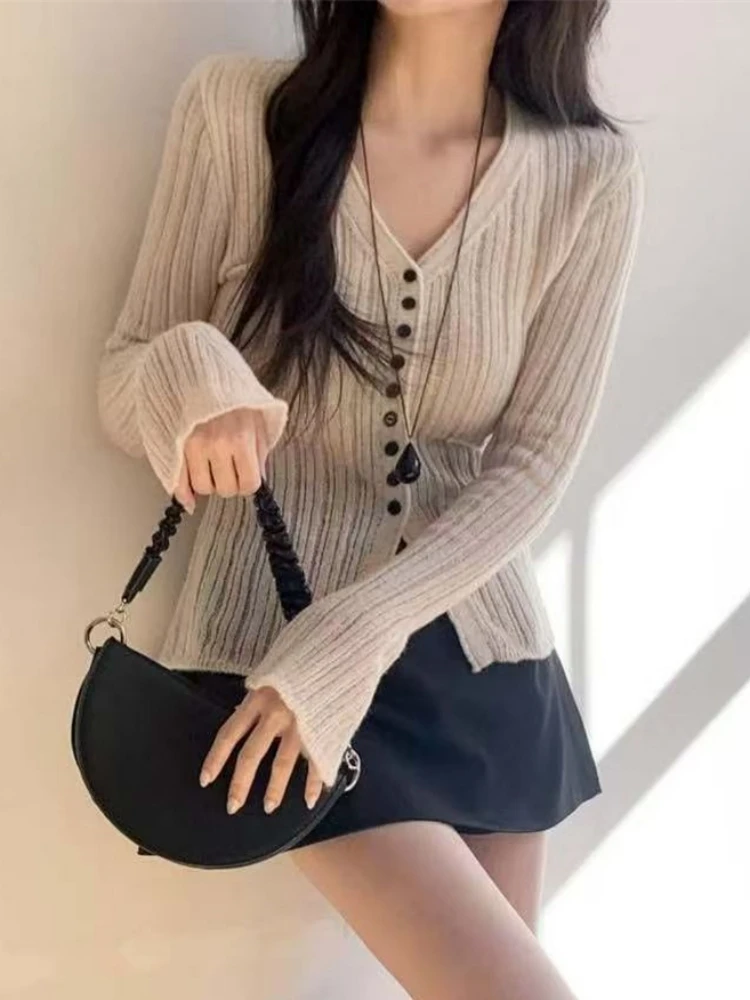 Karofi Women V-neck Single Breasted Long Sleeve Slim Fit Knit Cardigan Autumn Spring Waist Cinch Sweater Outwear SW512