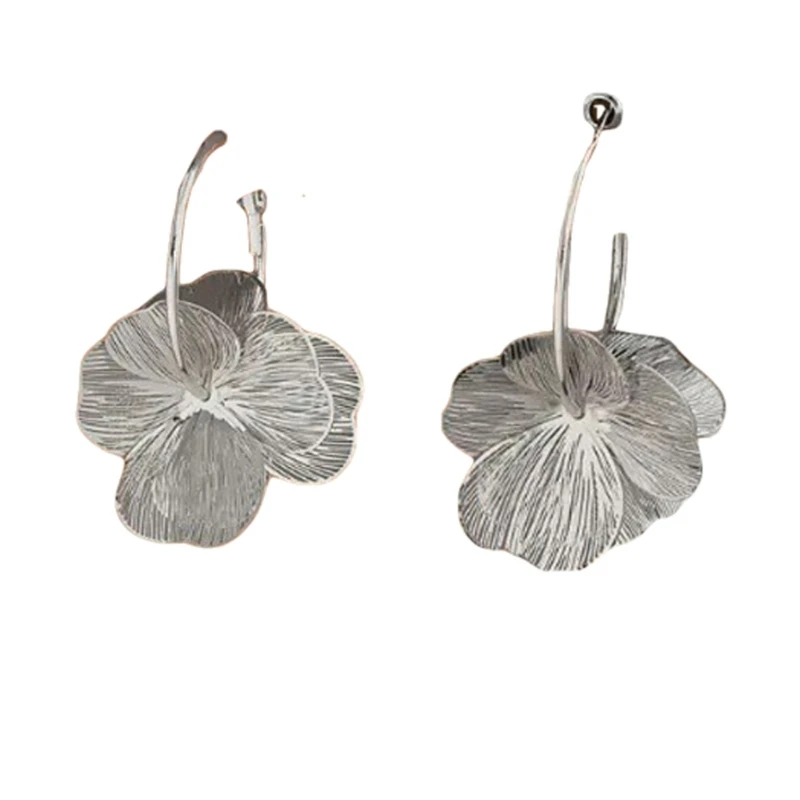 Unique Gold/Silver Flower Earrings Fashionable Statement Jewelry For Women Elegant Oversized Floral Ear Accessories