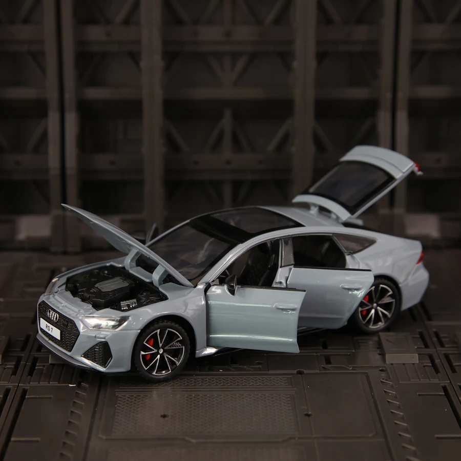Portas modelo de carro em liga Audi RS7 1:32 em ambos os lados que podem ser abertas, e o capô dianteiro e da porta do porta-malas também podem ser abertas
