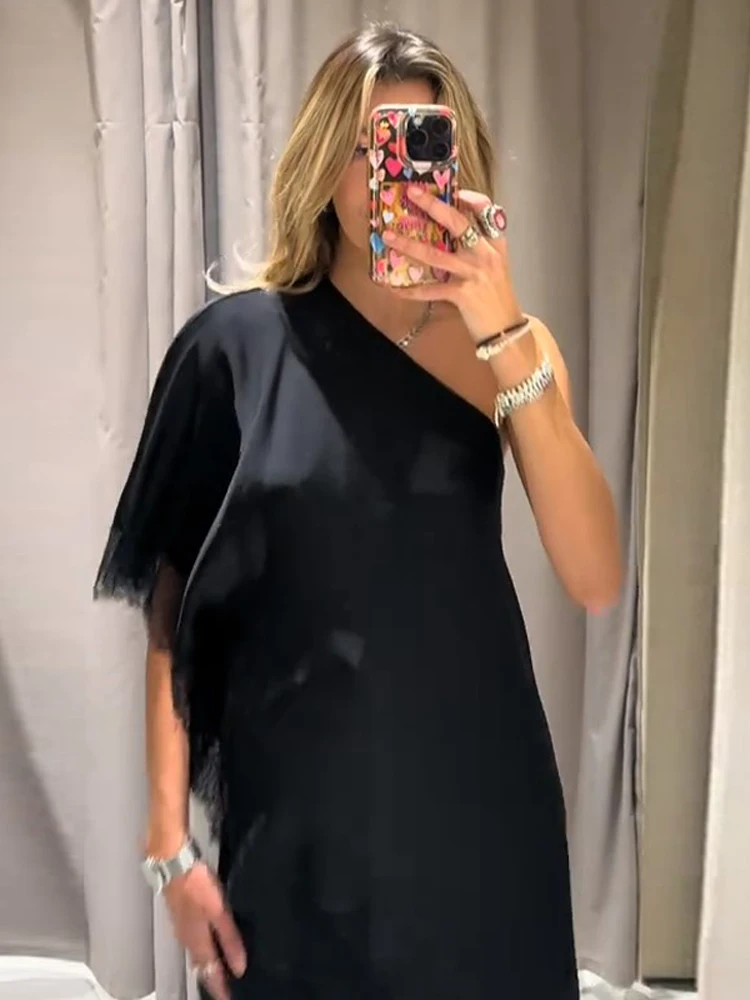 เสื้อเปิดไหล่ผ้าลูกไม้เซ็กซี่สำหรับผู้หญิง สไตล์เรียบหรู ทรงหลวม คอเฉียง แมทช์ได้กับทุกชุด เสื้อผู้หญิง ฤดูใบไม้ผลิ ฤดูร้อน 2026