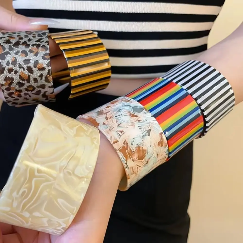 ليوبارد طباعة مخطط الاكريليك الإسورة هندسية أوروبا الأمريكية نمط مفتوح واسعة سوار الأقلية تصميم الدوبامين