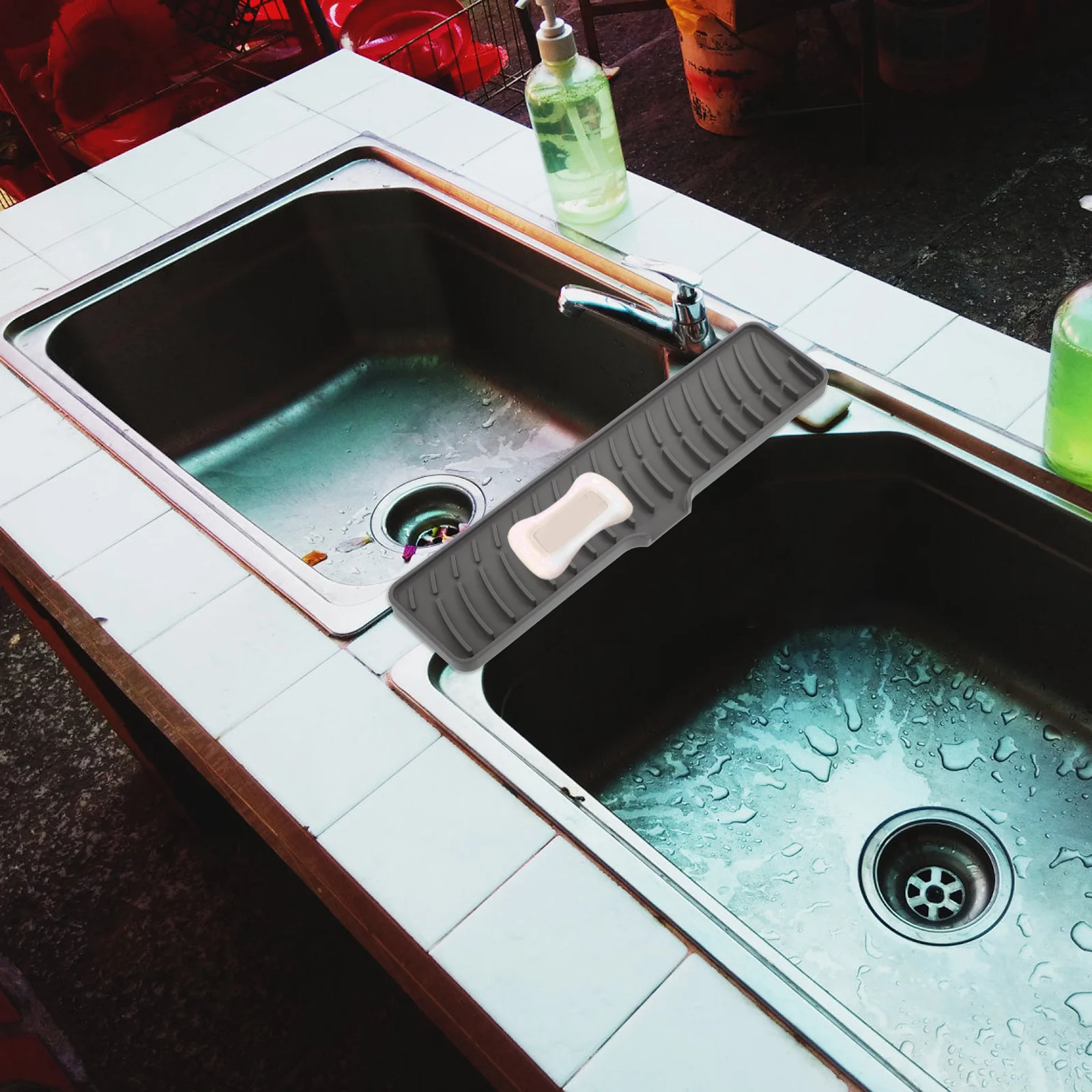 

Silicone Drain Mat Kitchen Sponge Holder Sink Drip Catcher Faucets Draining Mat Long Strip Nonslip Slope Kitchen Bathroom