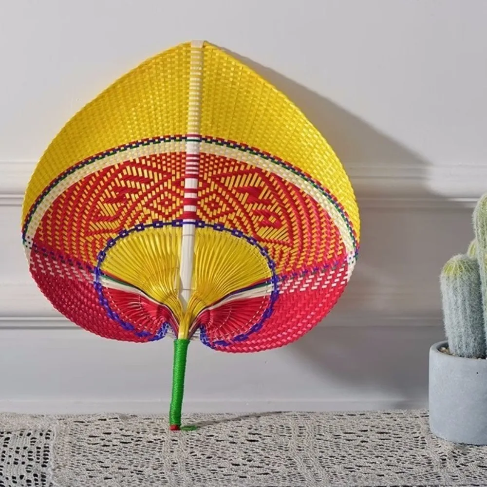 Weave Crafts Chinese Style Hand-woven Fan Bamboo Handmade Palm Leaf Fan Exquisite Heart Shaped Fan Summer