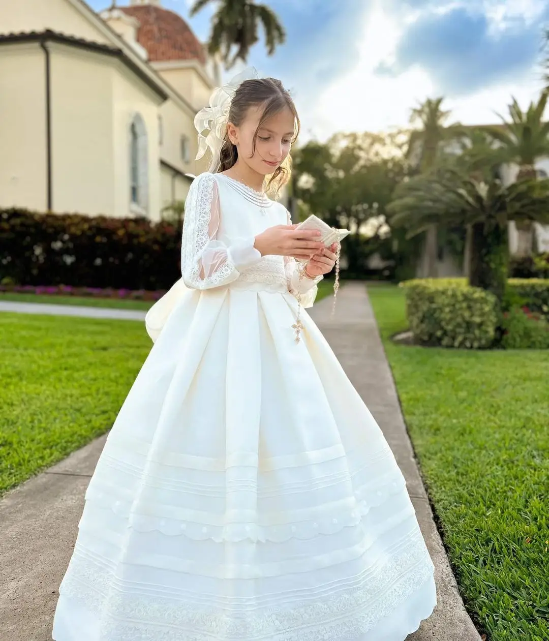 FATAPAESE Customized First Communion Dress Made with Satin Fabric Long Sleeves with Laces Bow and Covered Buttons for Closure