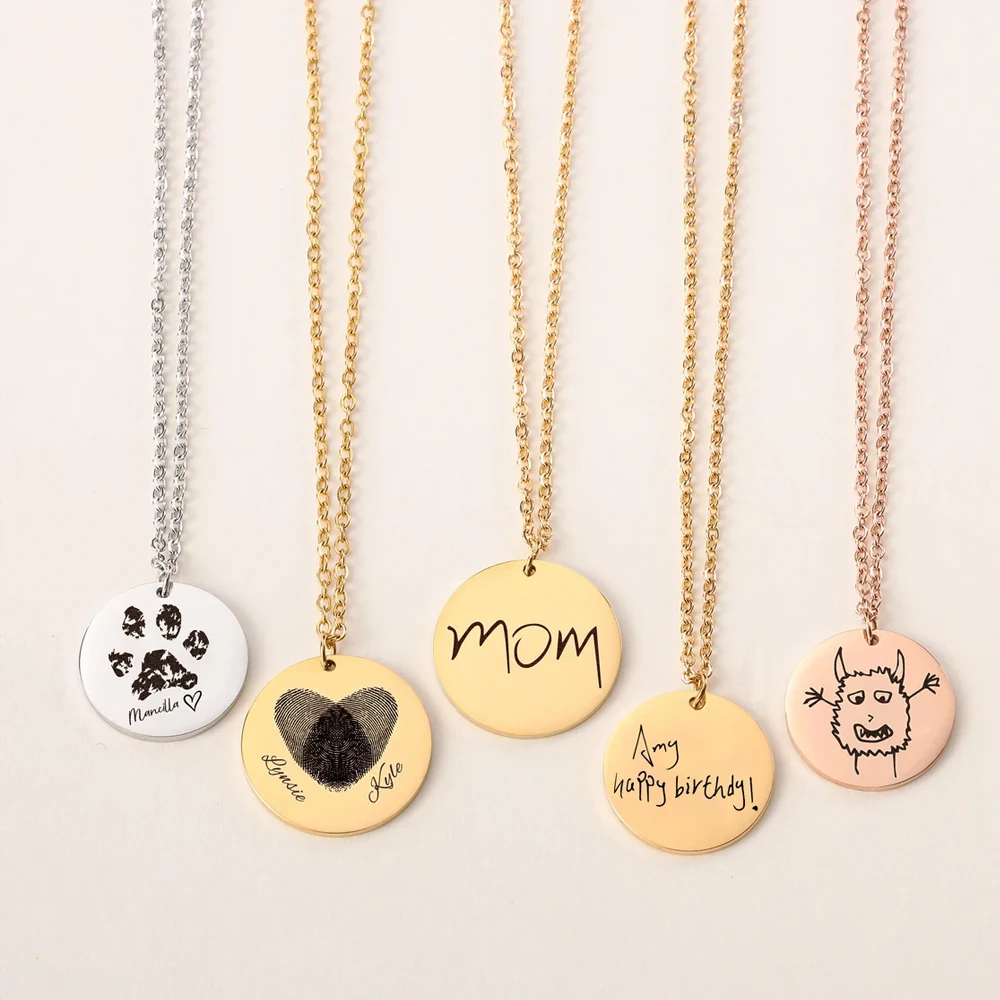 Cooltime individuelle runde Anhänger-Halskette aus Edelstahl für Frauen, personalisierte Buchstaben, besondere Symbole, Halskette, Geburtstagsgeschenk – Detail 4