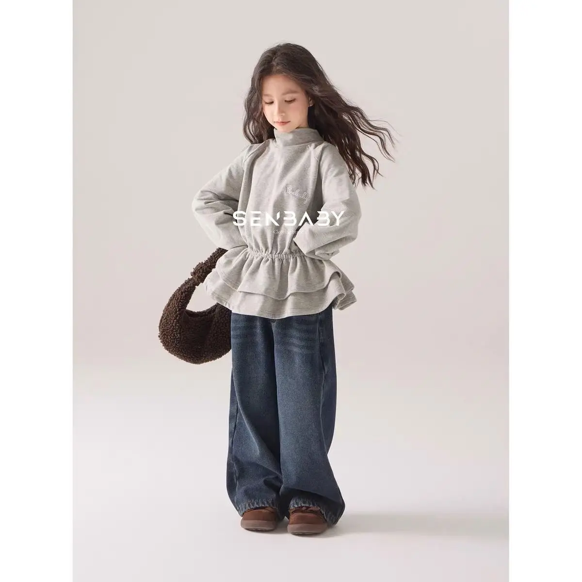 Children's Clothing, Girls' Top for Spring and Autumn, New Korean Sweet and Versatile Gray Embroidered Skirt Base Shirt