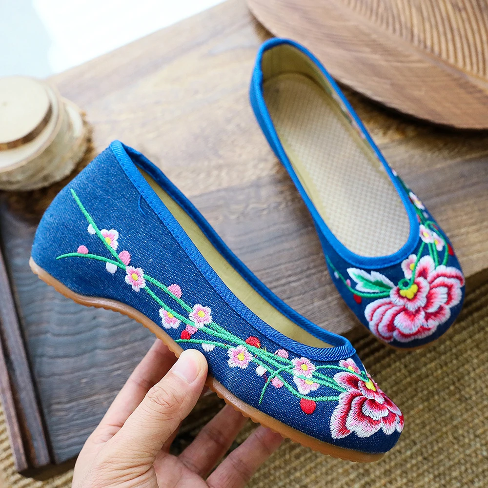 Veowalk Handmade Plum Embroidered Women's Casual Ballet Flats Retro Leisure Ladies Slip-on Old Beijing Soft Denim Cotton Shoes