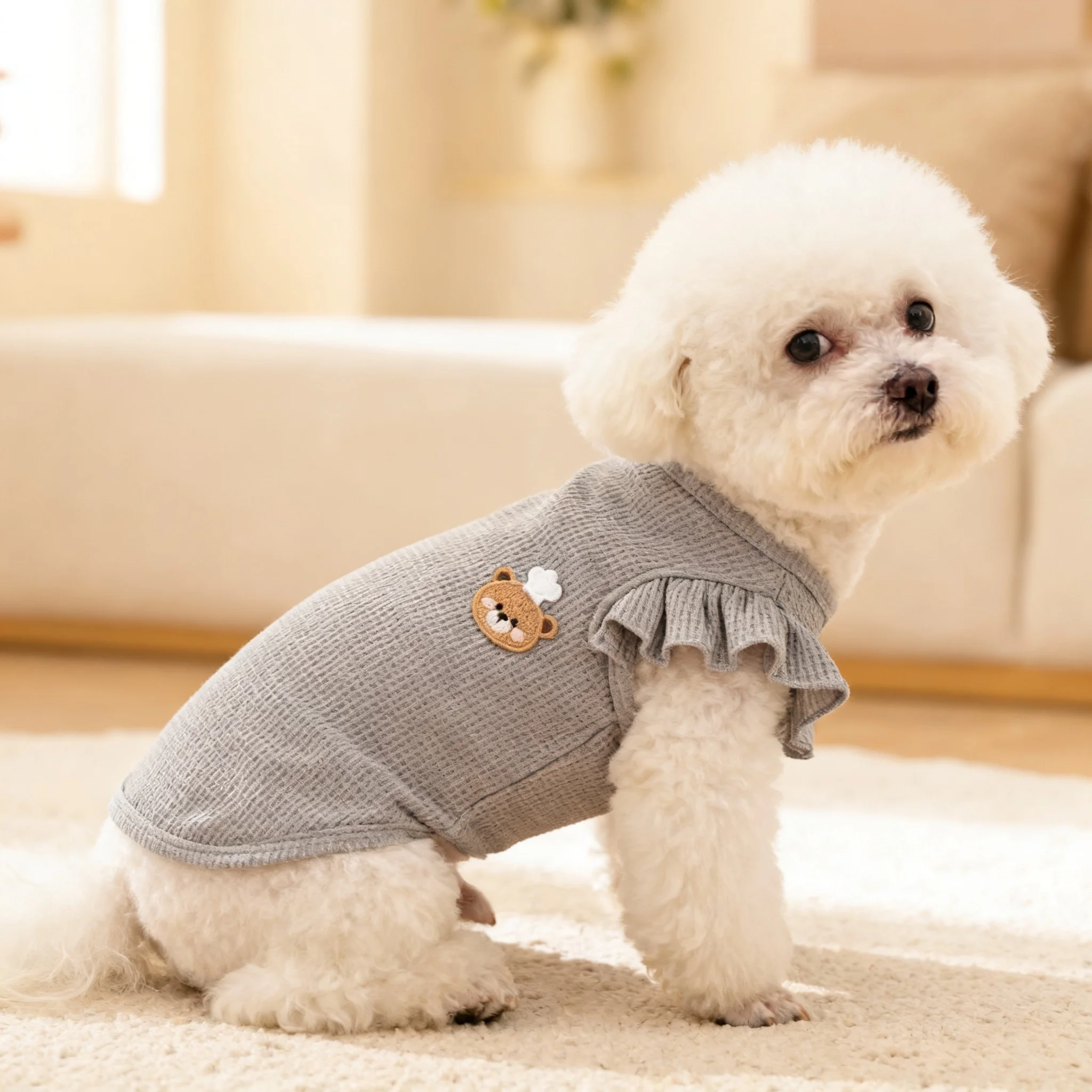 Waffel-Rüschen-Tanktop für kleine Hunde, ärmelloses Haustier-Shirt mit Kochbär-Stickerei, Frühlings- und Sommerkleidung für winzige Welpen – Detail 4