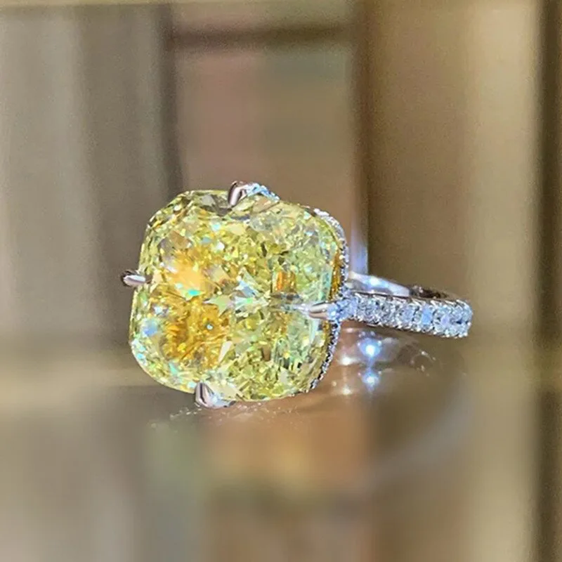 2026 New Elegant Korean New Zircon Ring Female Imitation Yellow Crystal Wax Set Square Fat Jewelry for Banquet Attendance