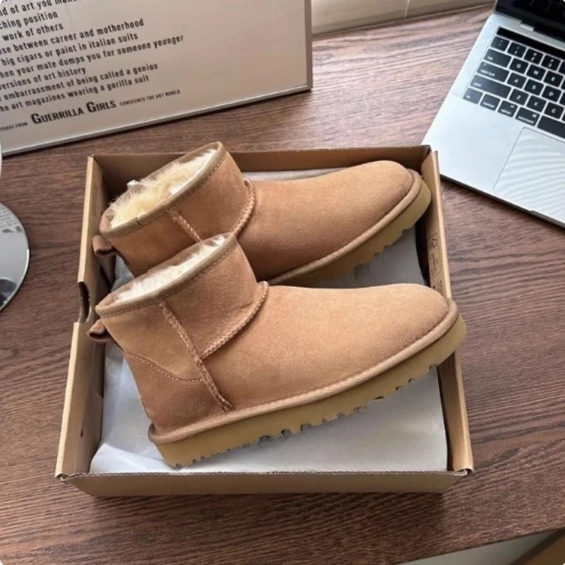 Men's and Women's Sheepskin and Wool Snow Boots, Integrated Fur and Leather, Winter Thick and Warm Women's Boots