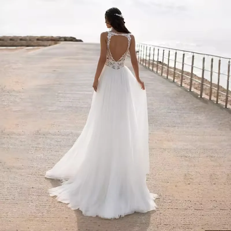 Vestidos de novia de playa blancos personalizados una línea de corte hueco espalda cuello en V sin mangas batas de soriee vestidos de novia con apliques