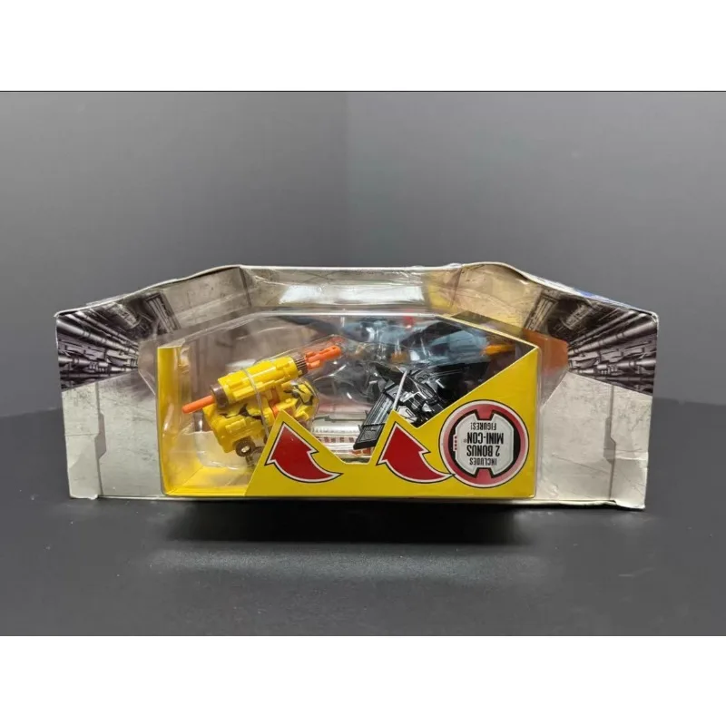 New Original Hasbro Transformers Voyager Class EVAC Action Figure Model Gift Toys